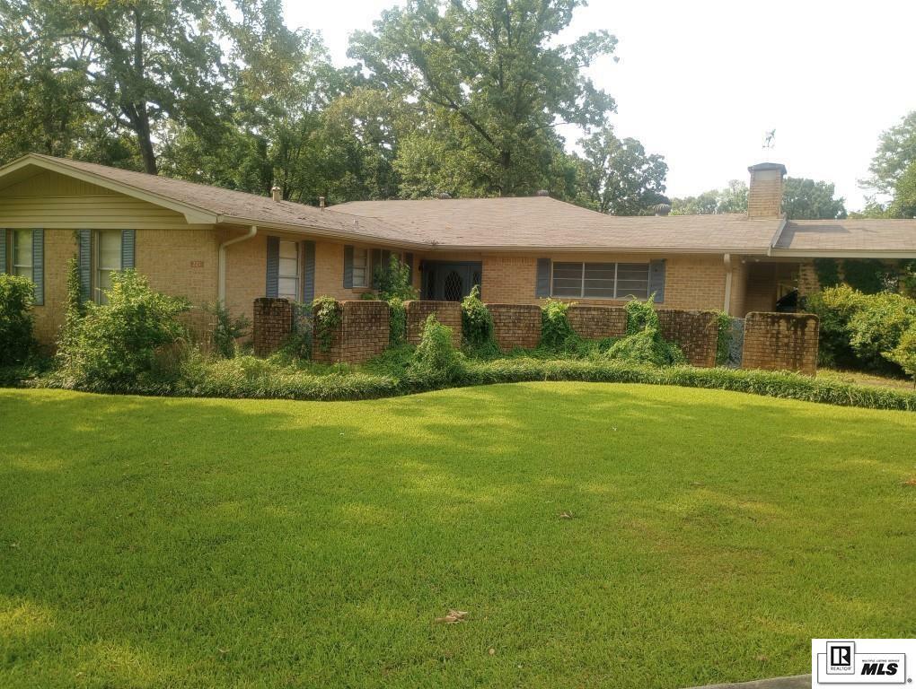 Property Photo: 221 Ridgecrest Avenue LA 71220