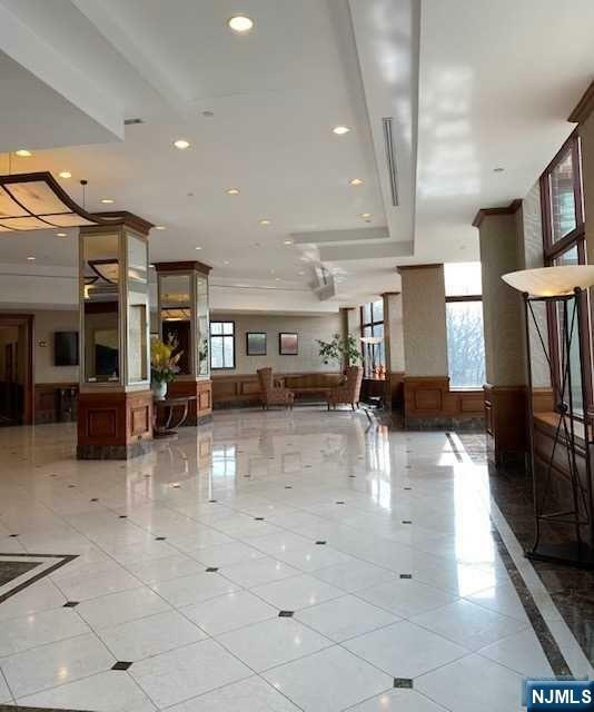 Property Photo:  100 Old Palisade Road 3201  NJ 07024 