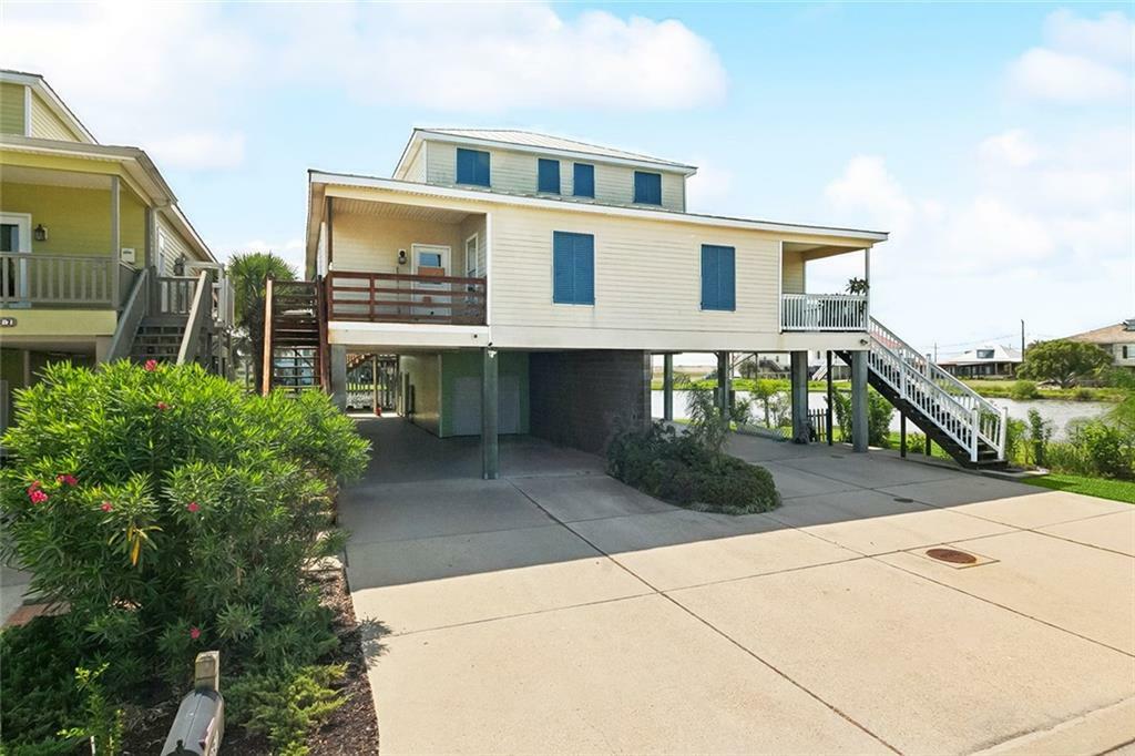 Property Photo: 381 Lareusite Lane LA 70083