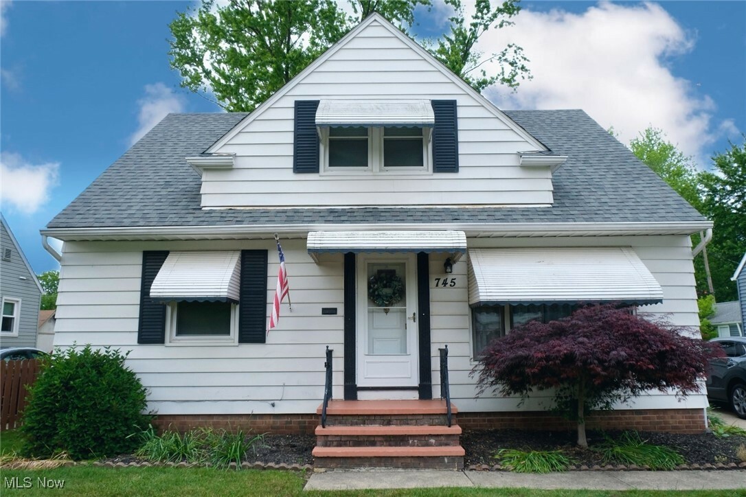 Property Photo: 745 N Elmwood Avenue OH 44092
