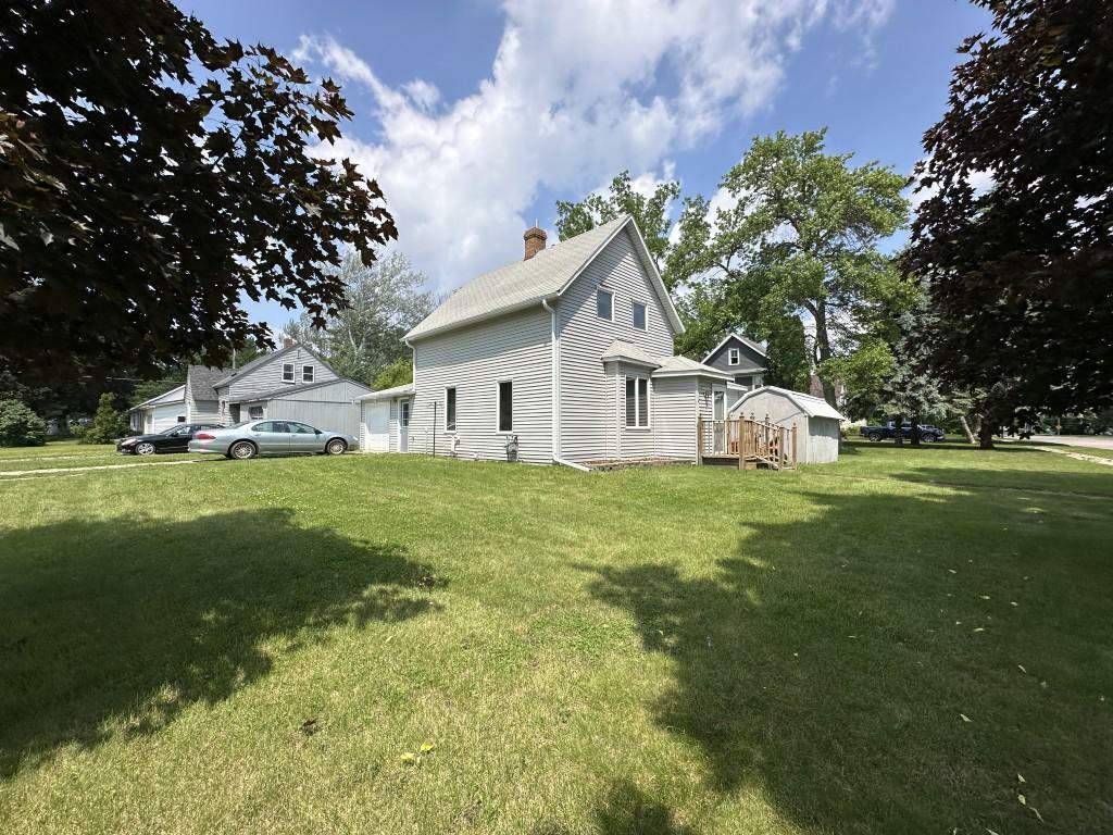 Property Photo: 951 5th Street MN 56244