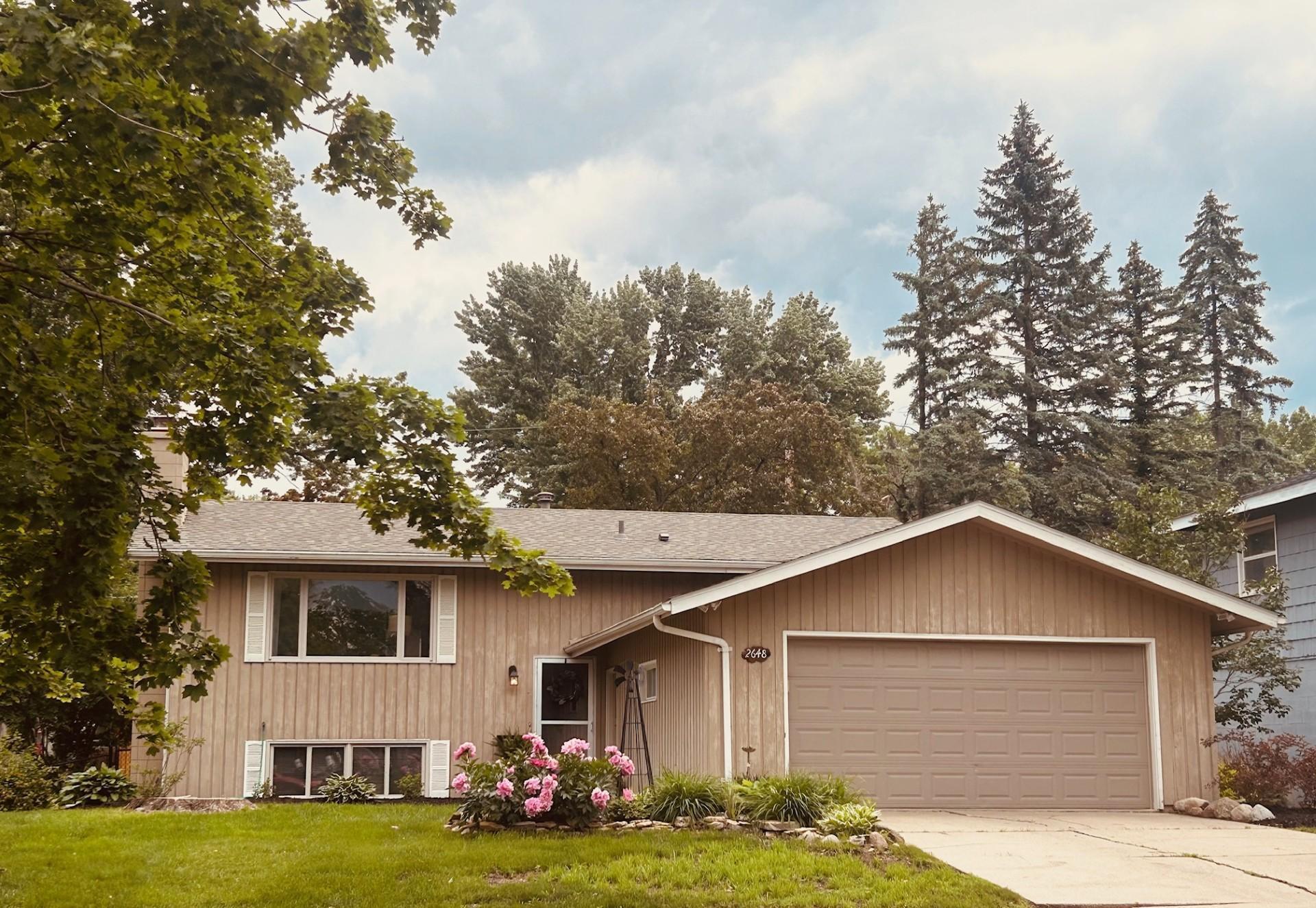 Property Photo: 2648 E River Road NE MN 55906