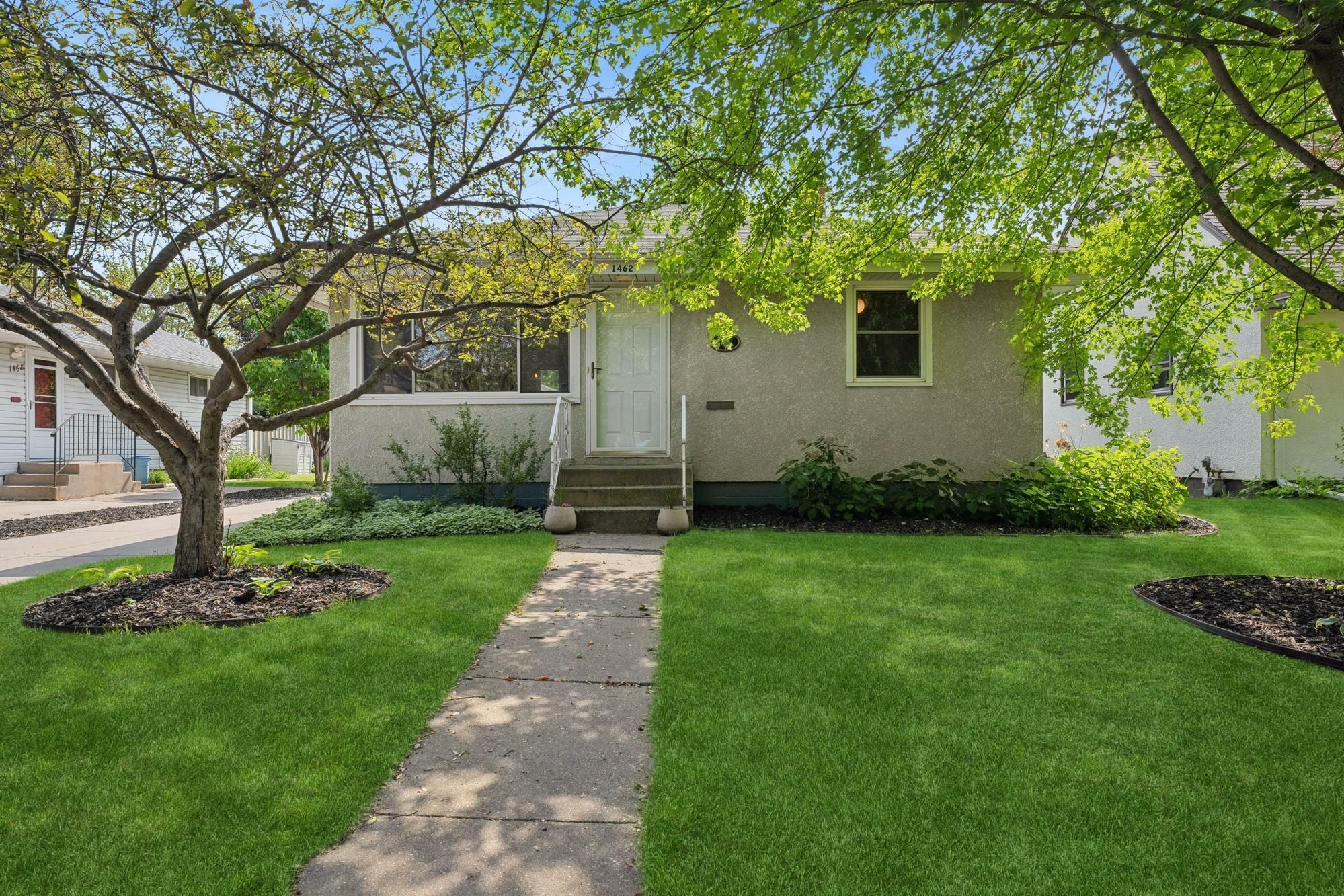 Property Photo: 1462 Cohansey Street MN 55117