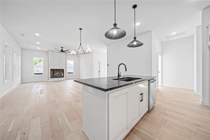 Property Photo:  1421 Lee Street  AR 72751 