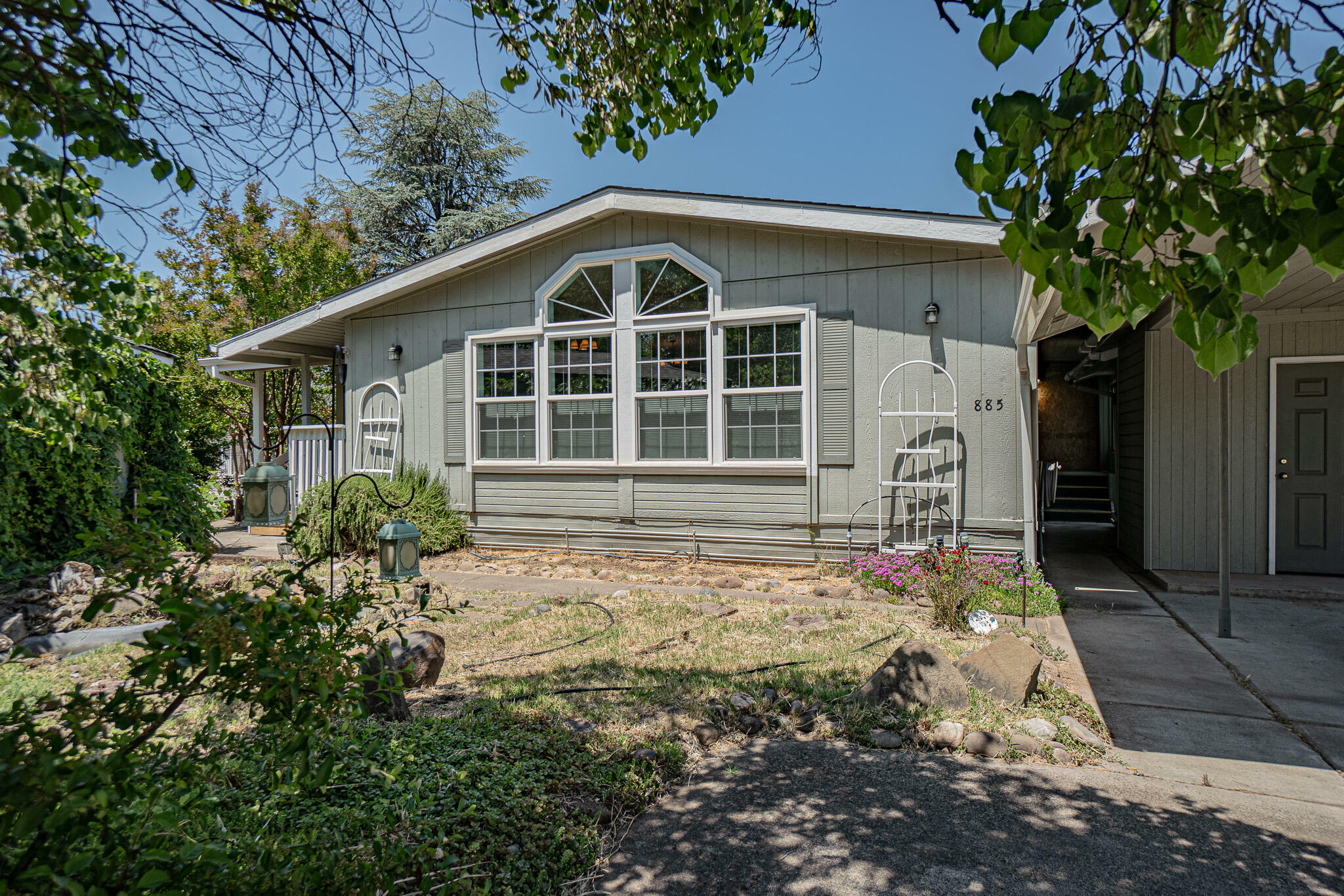 Property Photo: 885 Mindy Sue OR 97501