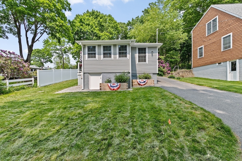 Property Photo: 7 Waterview Ln MA 02364