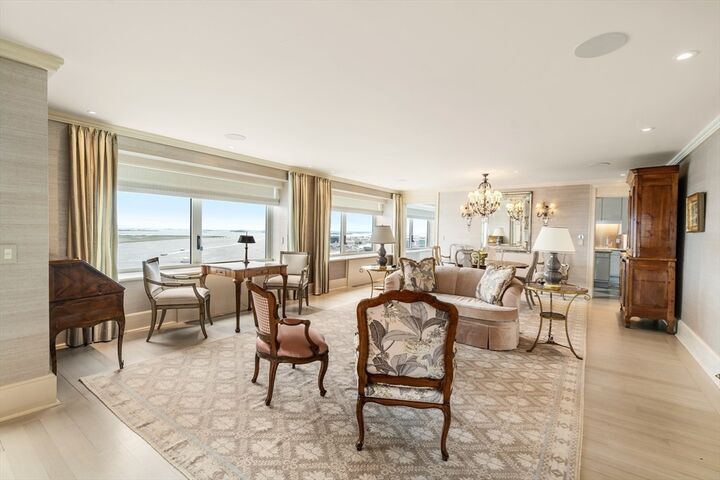 85 E India Row 33B/C  Boston MA 02110 photo