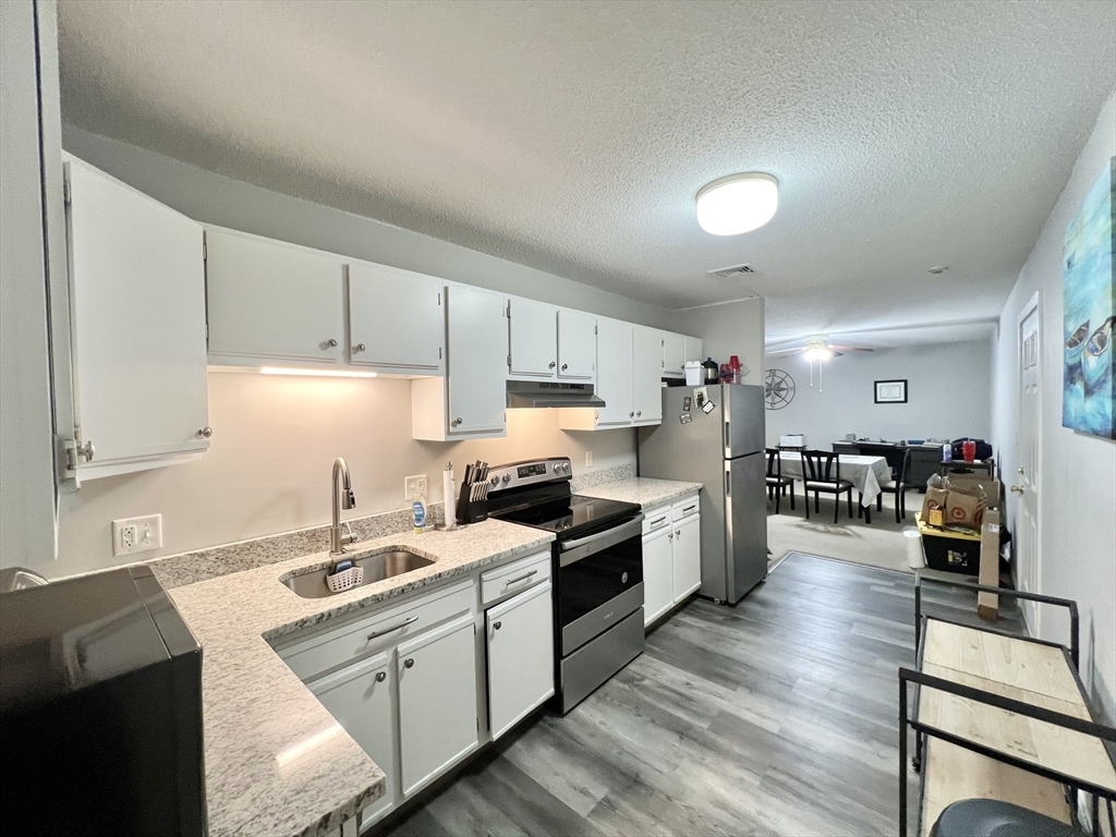 Property Photo: 1506 Gorham St 304 MA 01852