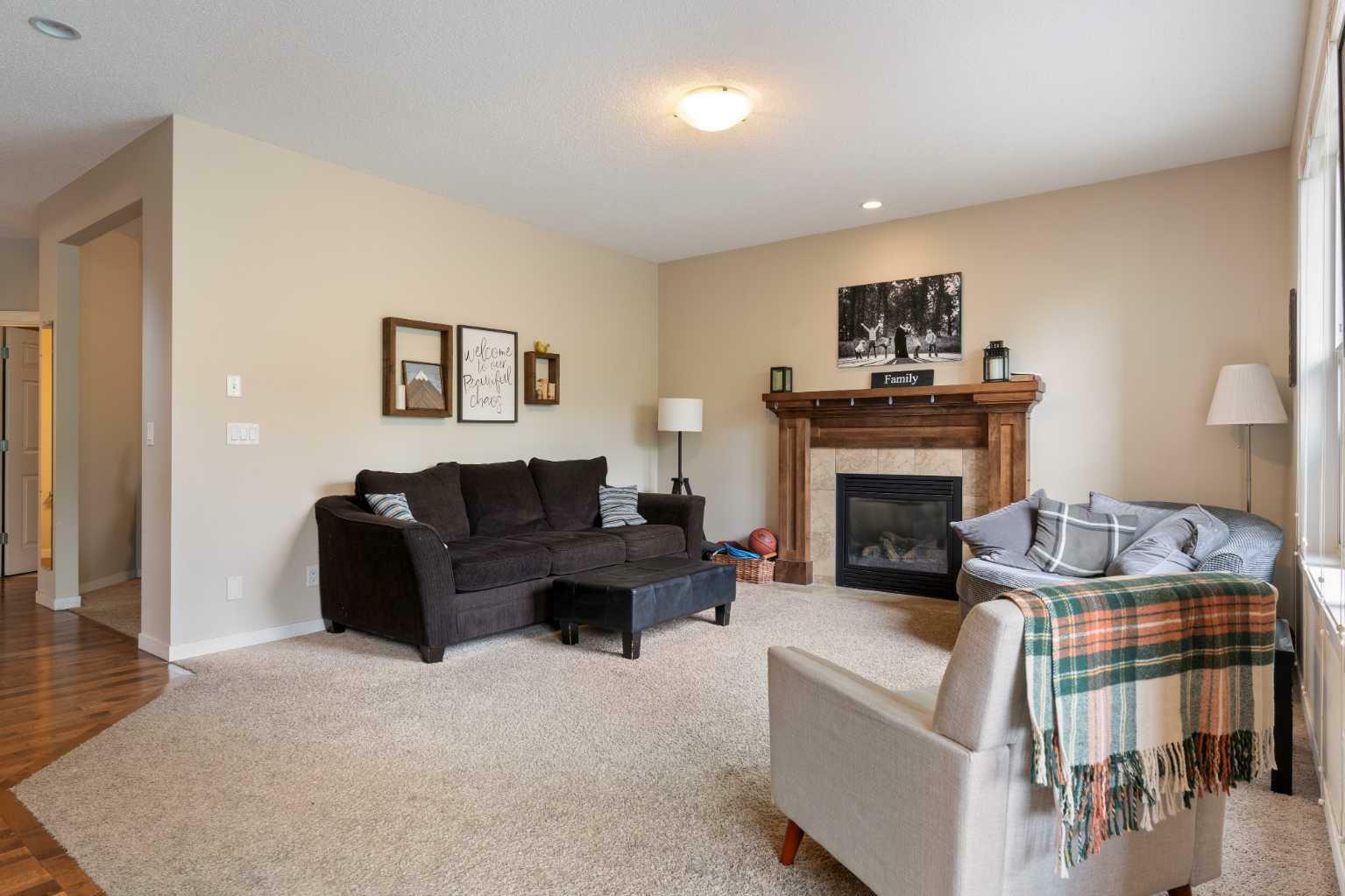 Property Photo: 77 Auburn Glen Common SE AB T3M 0N2