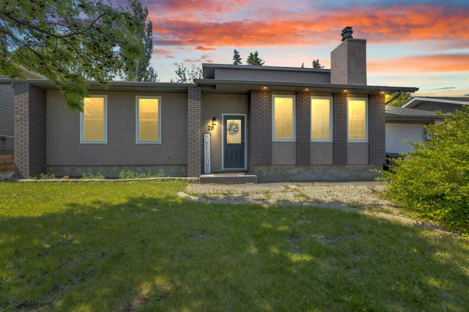 28 Garden Road  Lacombe AB T4L 1R7 photo