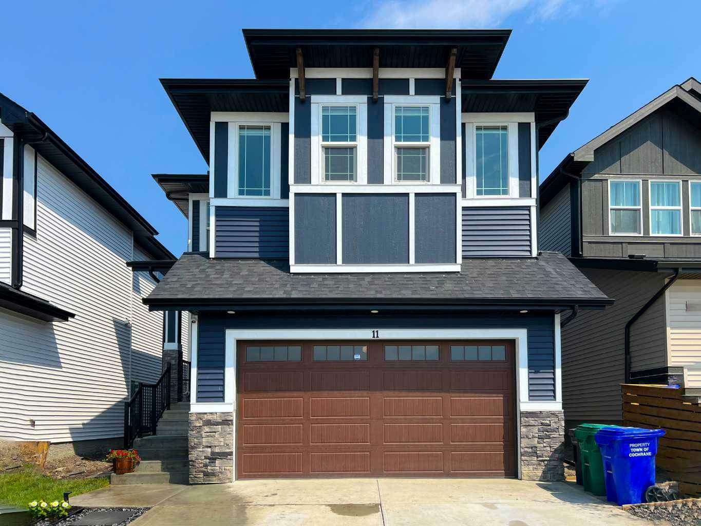 Property Photo: 11 Heritage Circle AB T4C 3G9