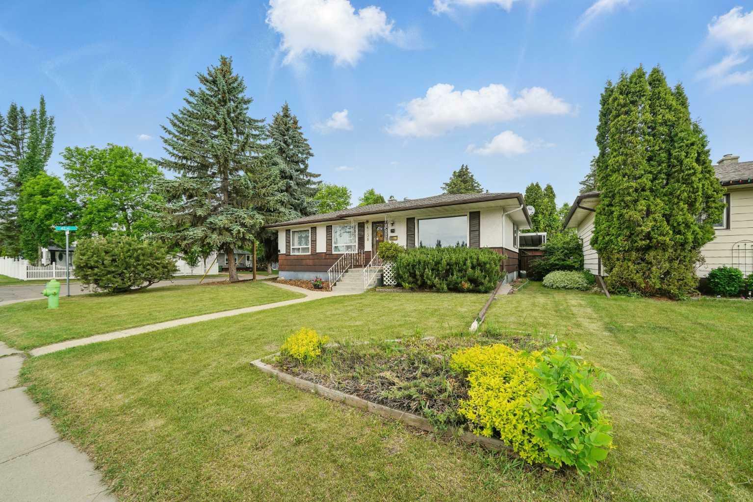 Property Photo: 4138 35 Street AB T4N 0P8