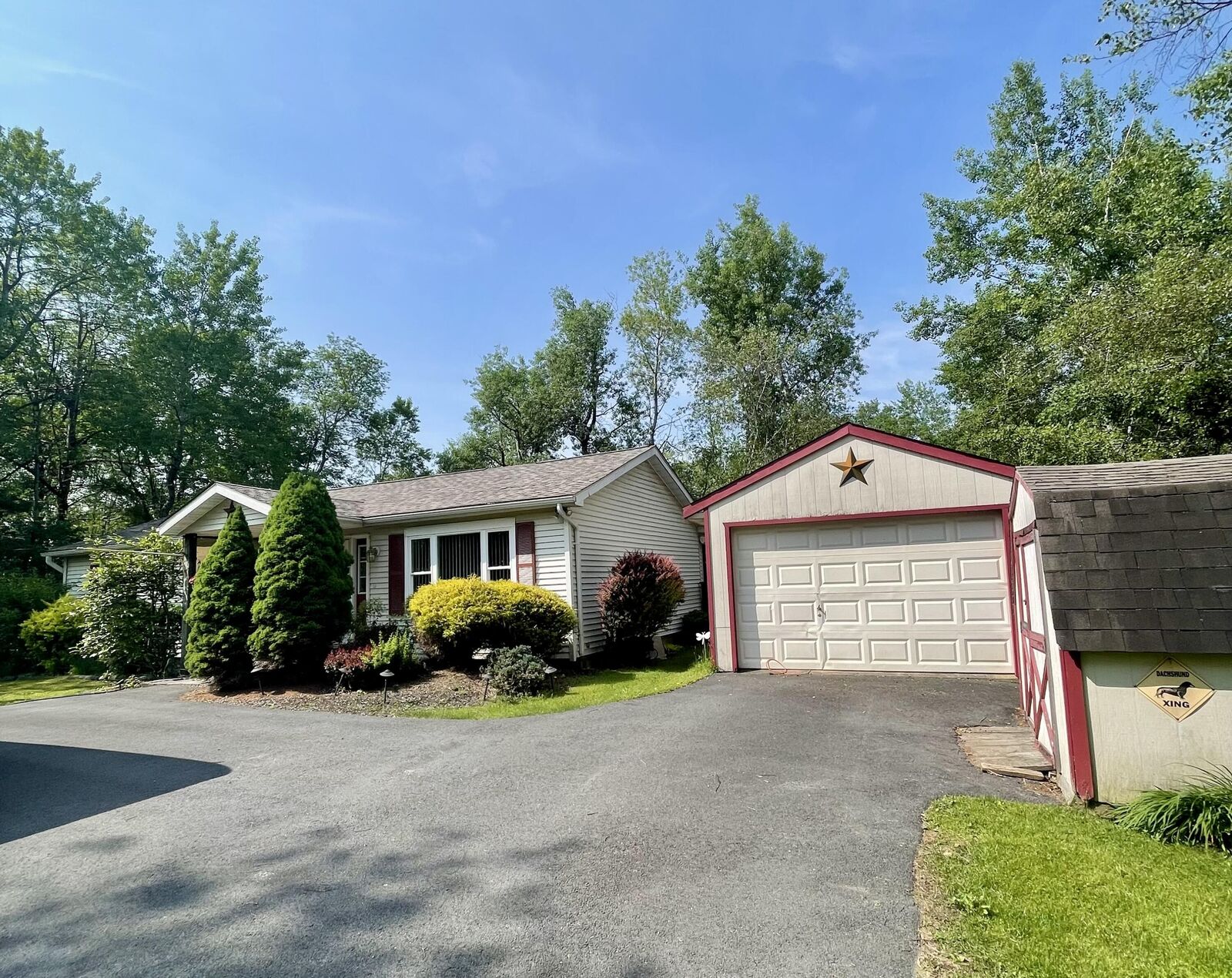 Property Photo: 143 Driftwood Drive PA 18347