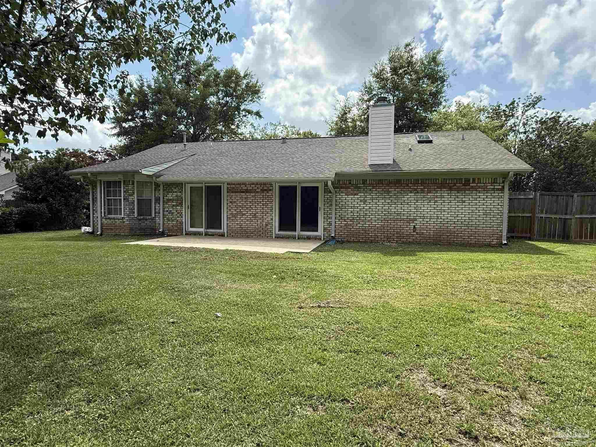 Property Photo: 4814 Autumn Dr FL 32571