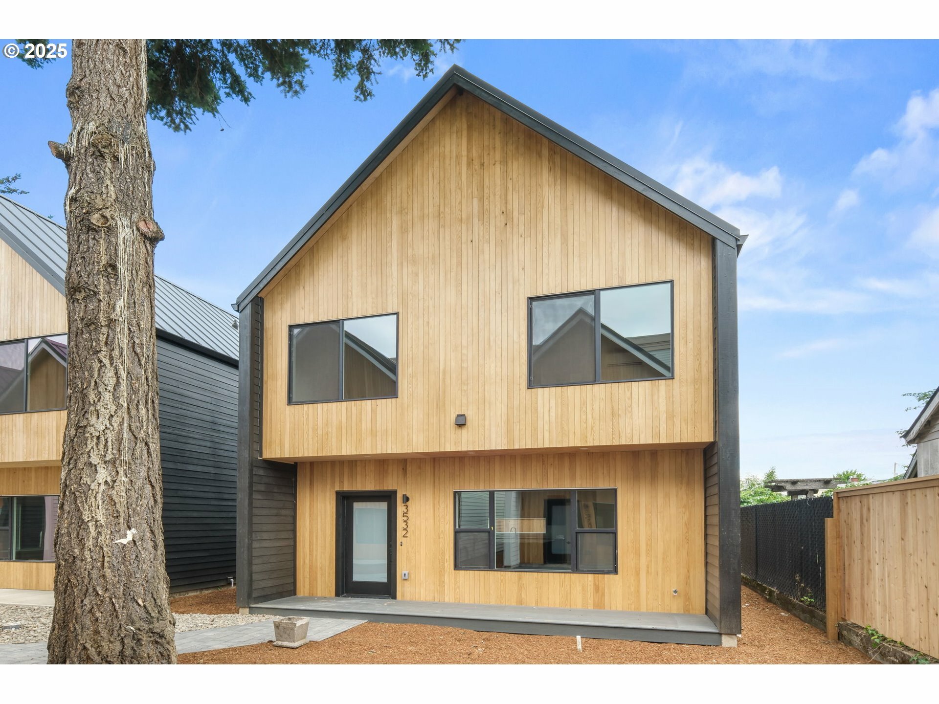 Property Photo: 3532 NE 44th Ave OR 97212