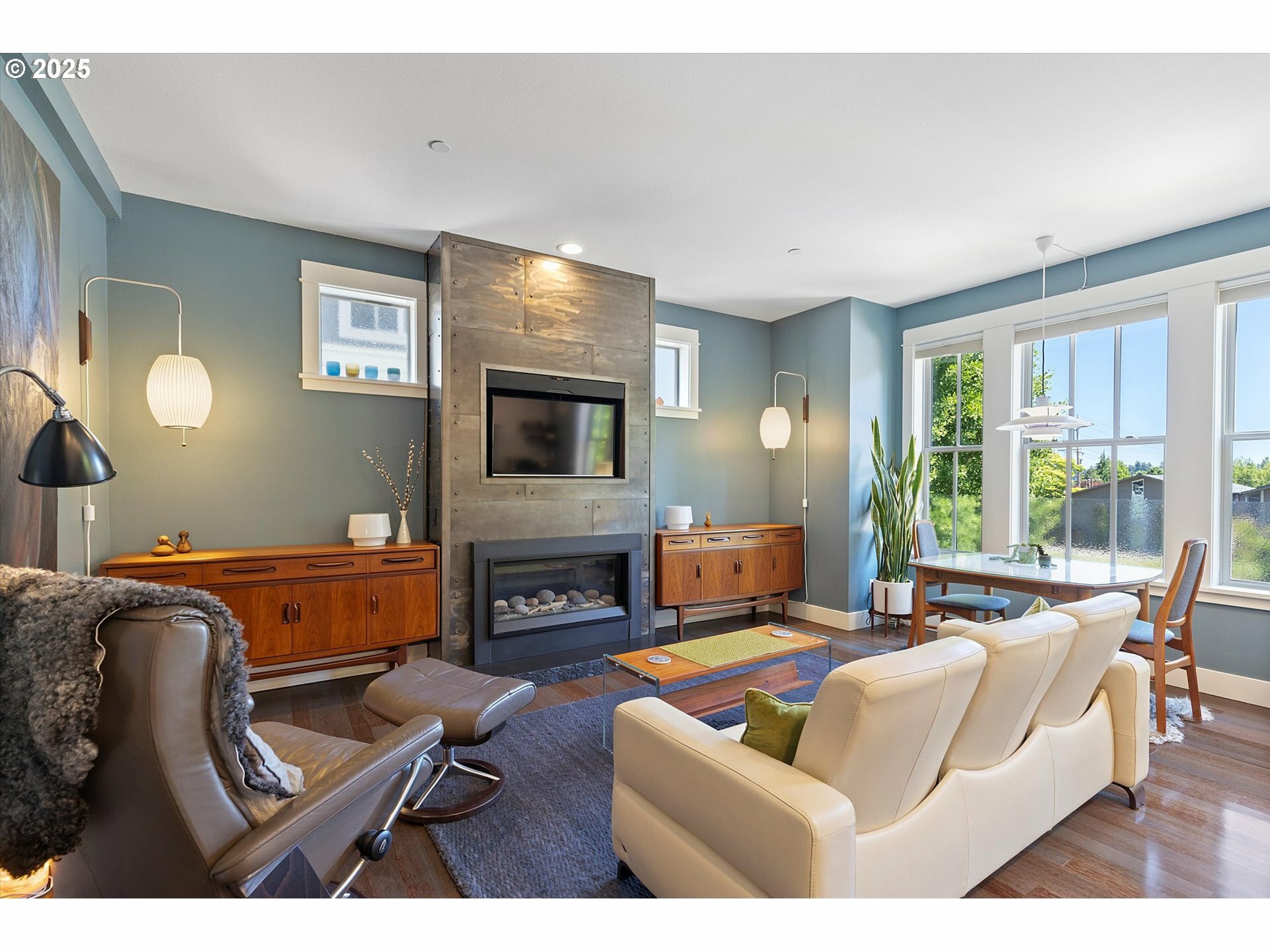 Property Photo: 580 2nd St OR 97034