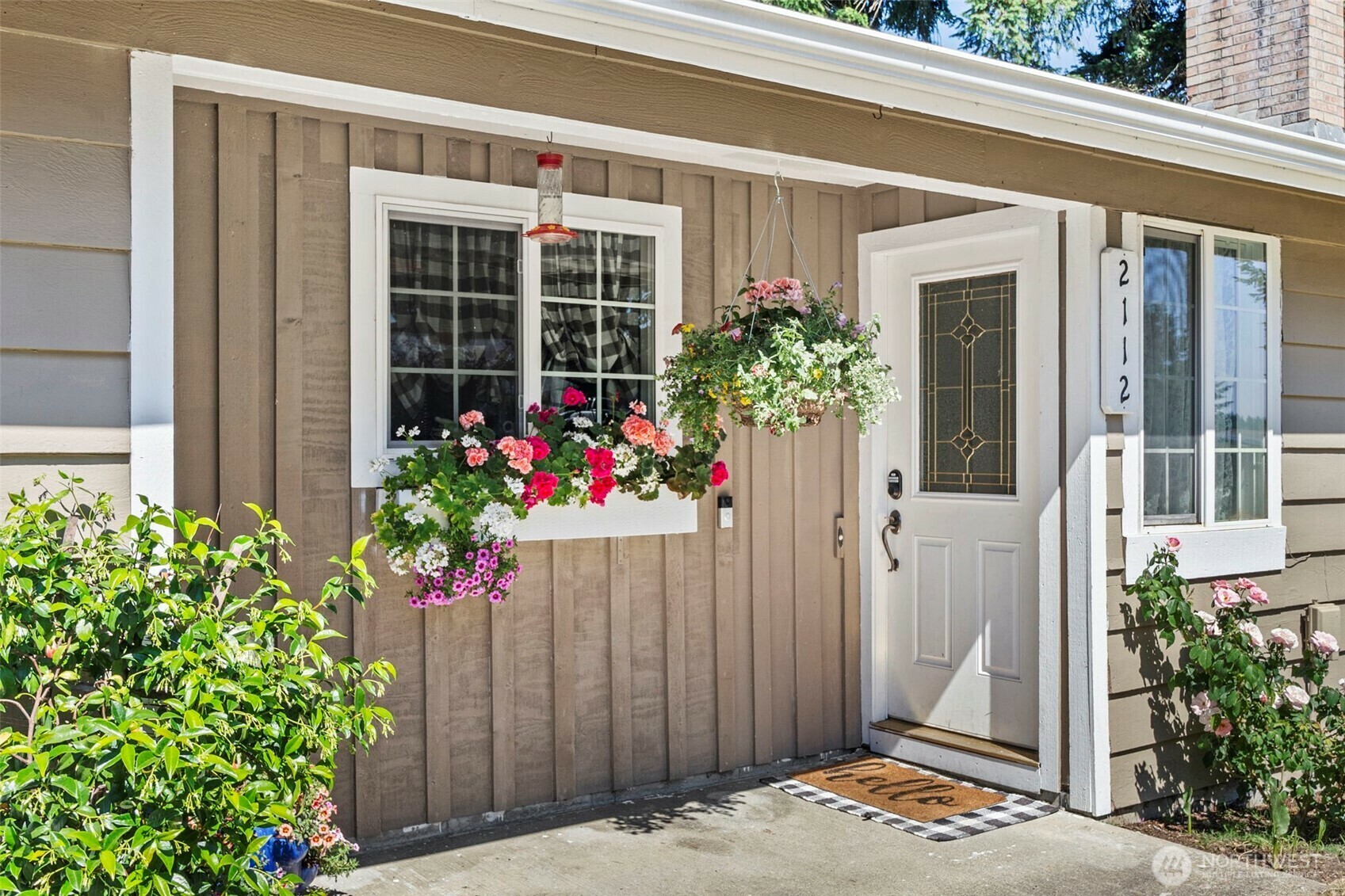 Property Photo: 2112 SE Yucca Court WA 98366