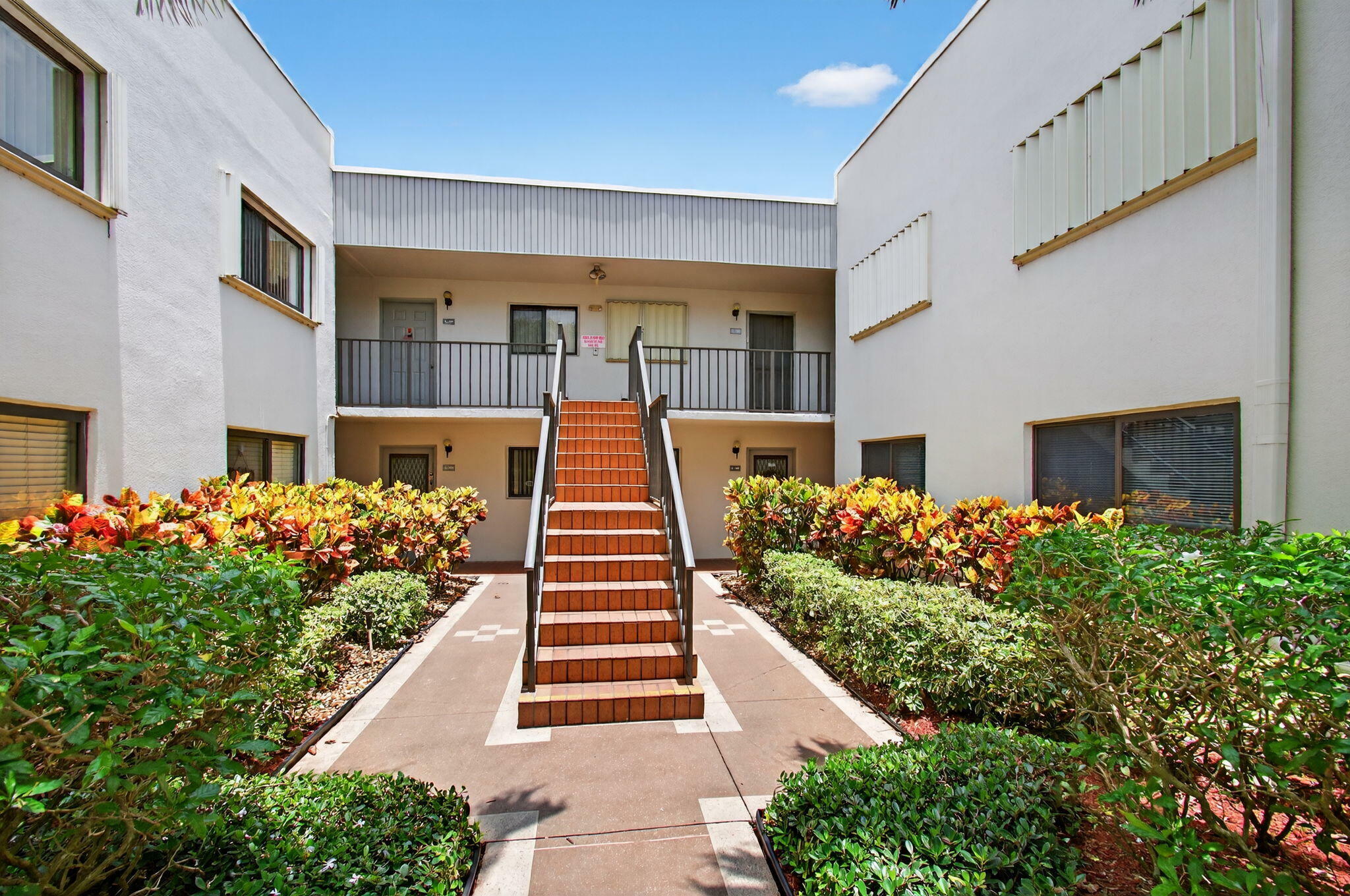 Property Photo: 15450 Pembridge Avenue 189 FL 33484