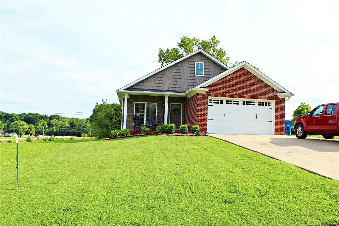 Property Photo: 109 Pin Seeker Way KY 42141