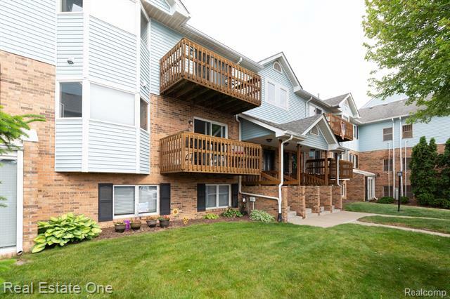 Property Photo: 233 Pinewood Circle MI 48170