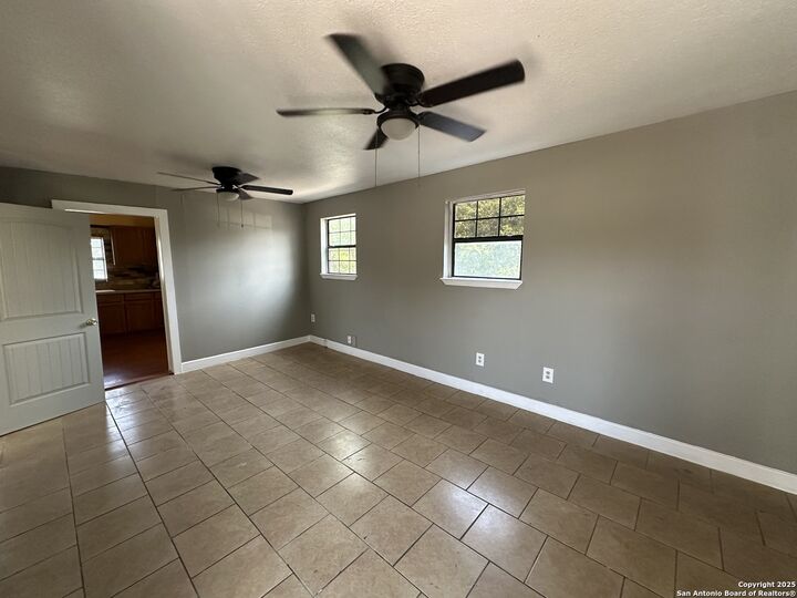 Property Photo: 955 Steves TX 78210