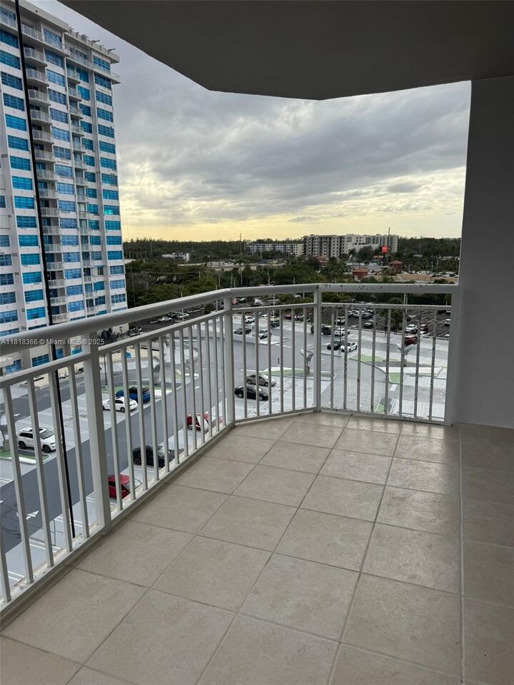 Property Photo:  18051 Biscayne Blvd 803  FL 33161 