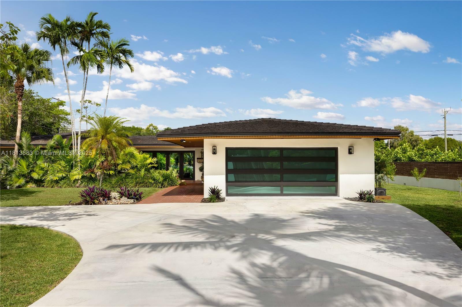 Property Photo: 9670 SW 96th Ct FL 33176