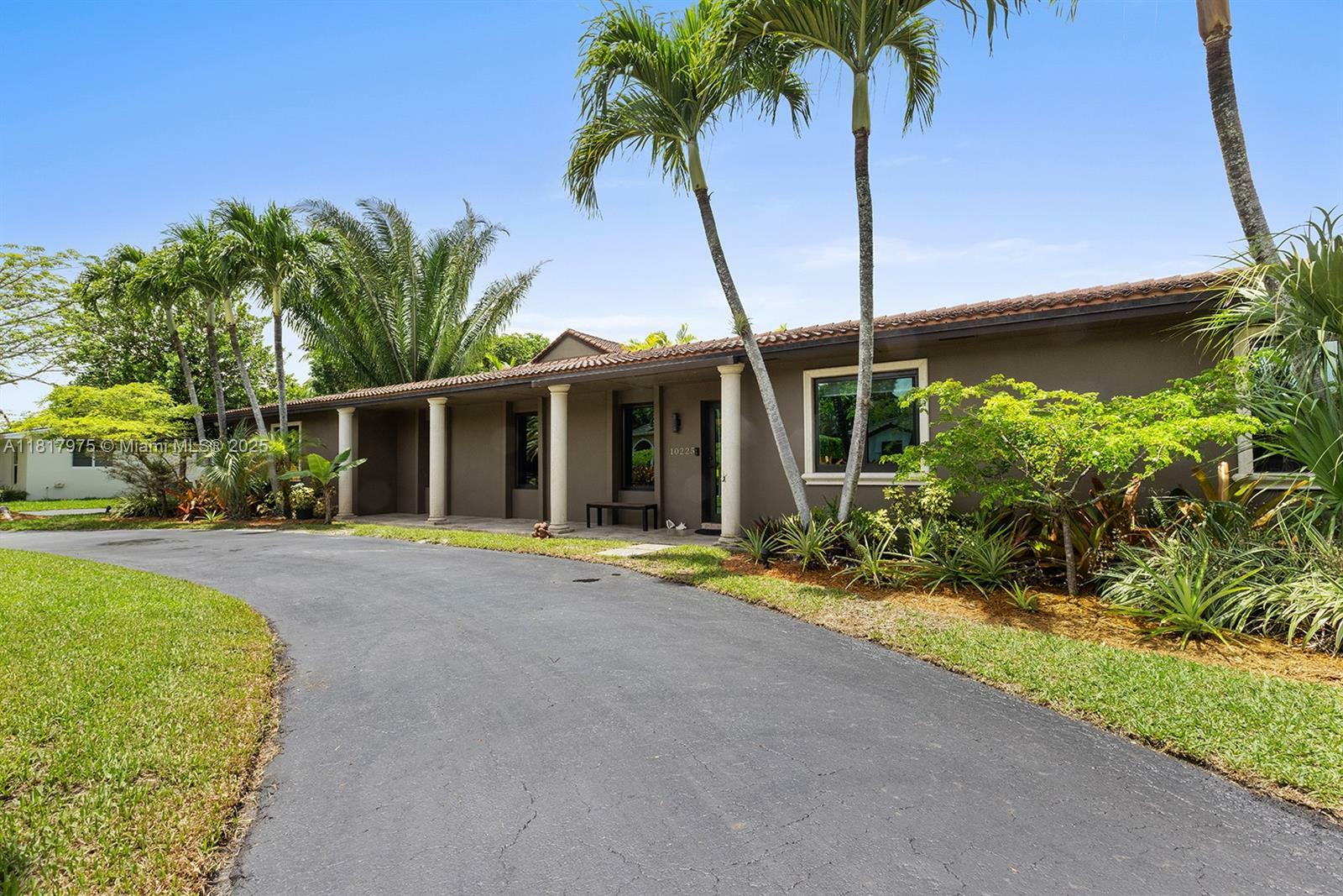 Property Photo: 10225 SW 130th Ln FL 33176