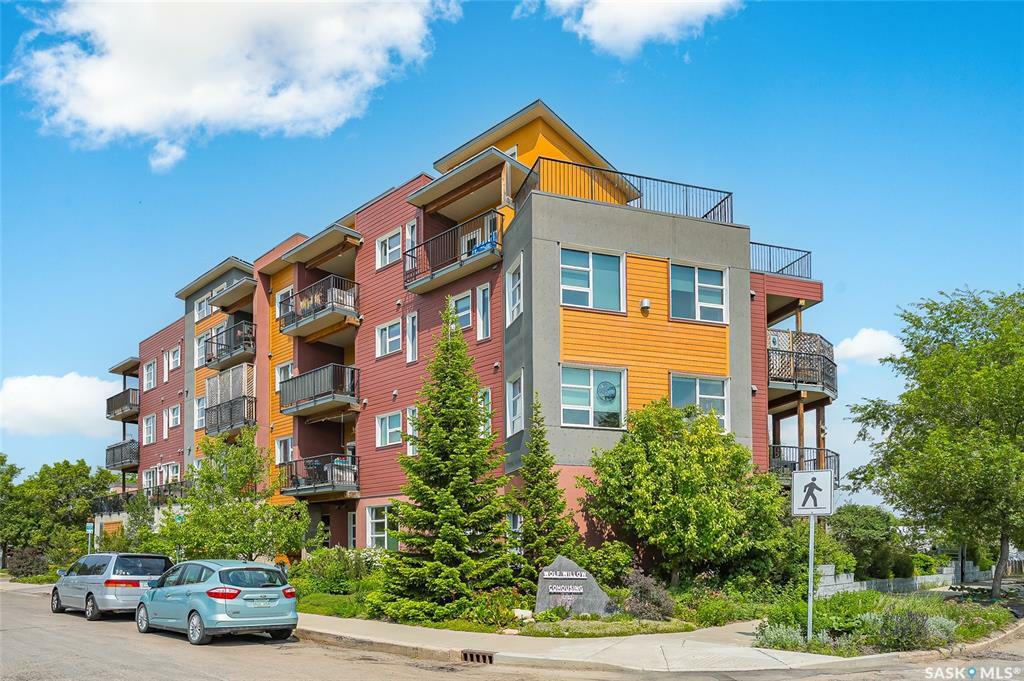 Property Photo: 530 J Avenue S 301 SK S7M 2A8