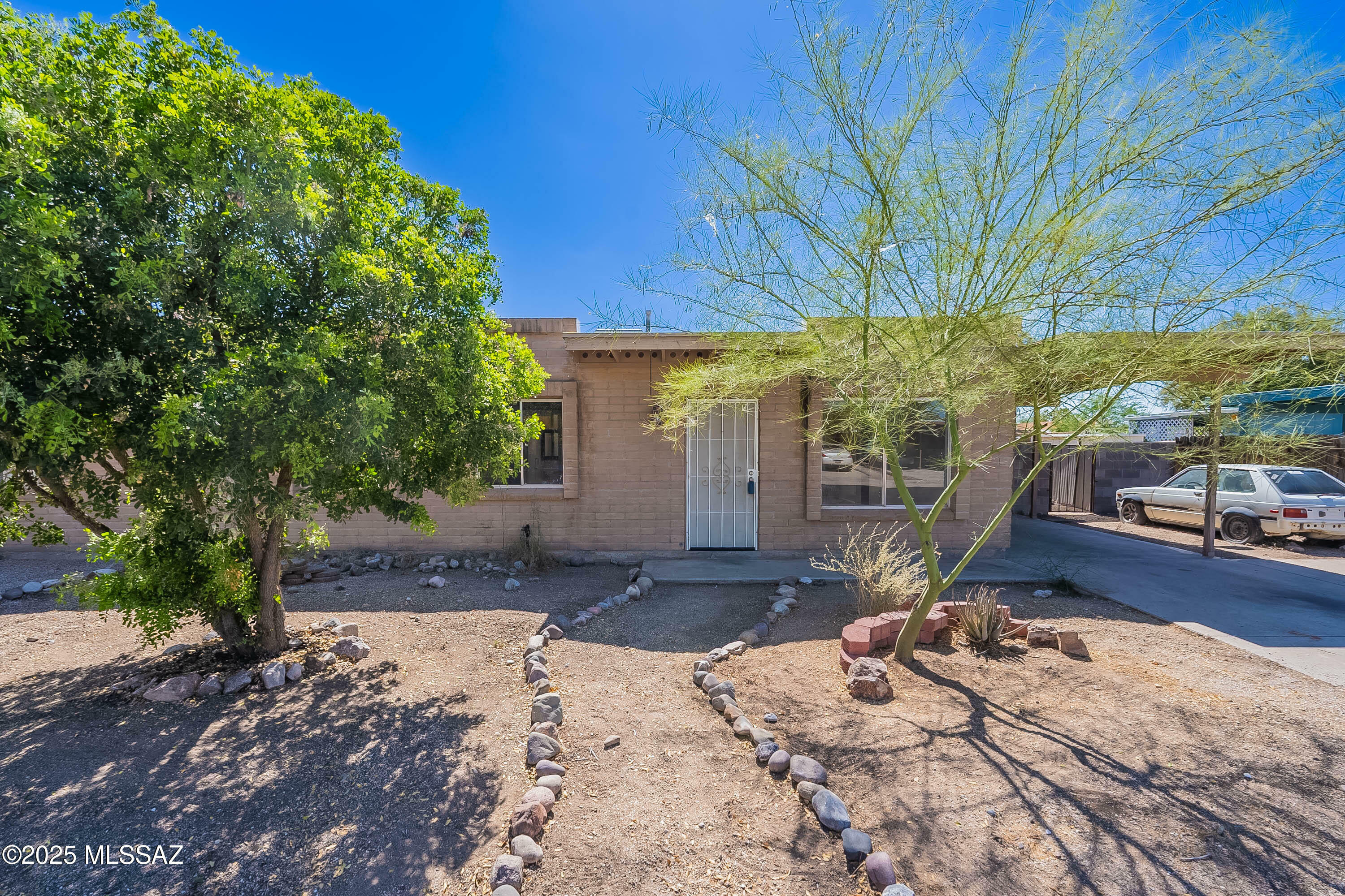 Property Photo: 2340 S Window Rock Place AZ 85710
