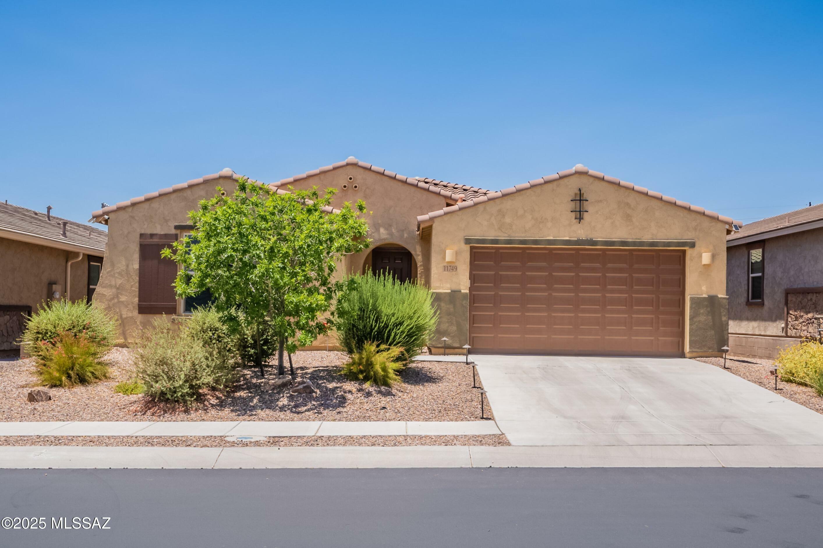 Property Photo: 11749 N Village Vista Place AZ 85737