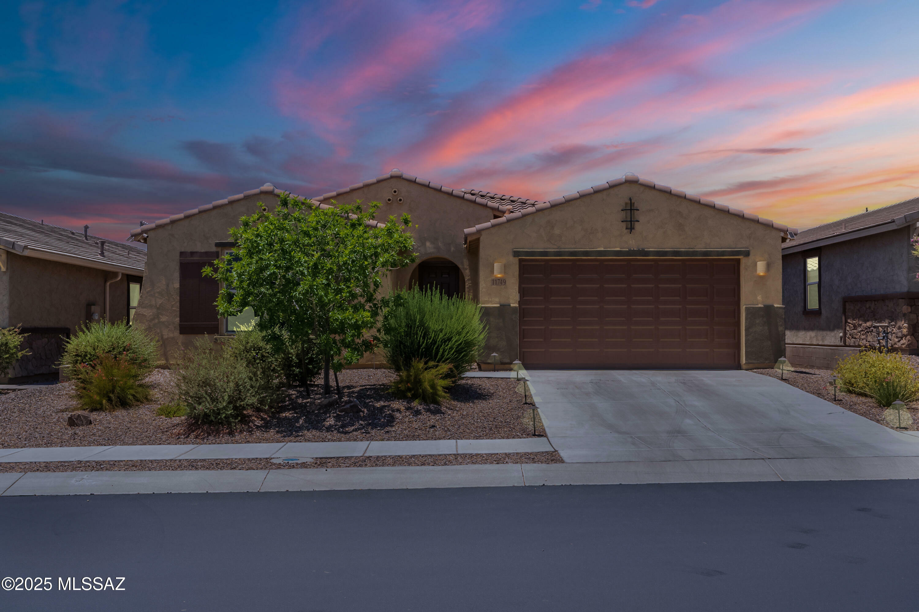 Property Photo: 11749 N Village Vista Place AZ 85737