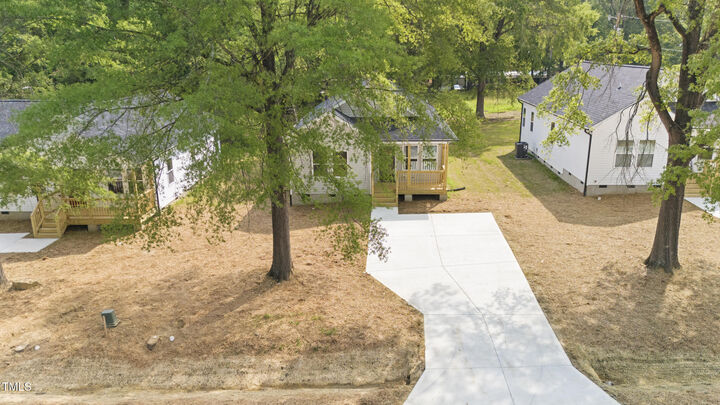 Property Photo: 2305 Pinecroft Drive NC 27217