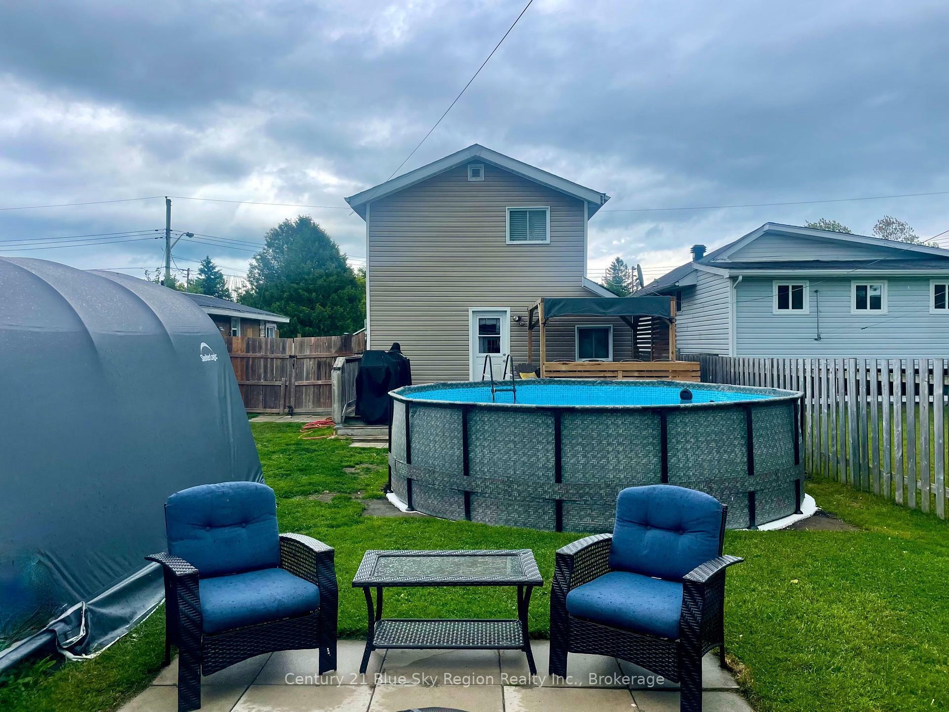 Photo de la propriété: 175 Carrie Street ON P2B 1A8