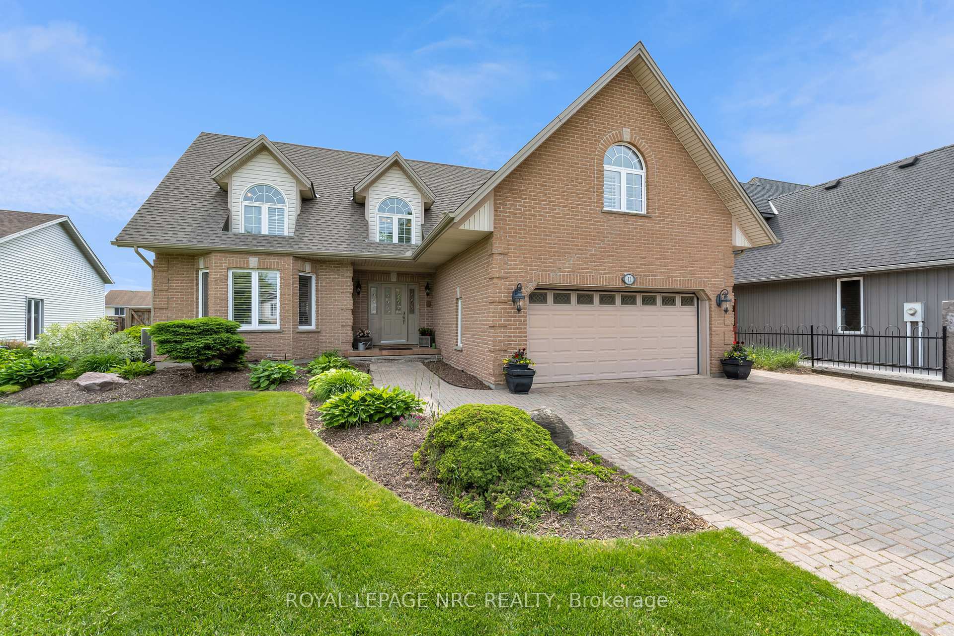 Property Photo: 11 Stefanie Crescent ON L3C 6X6