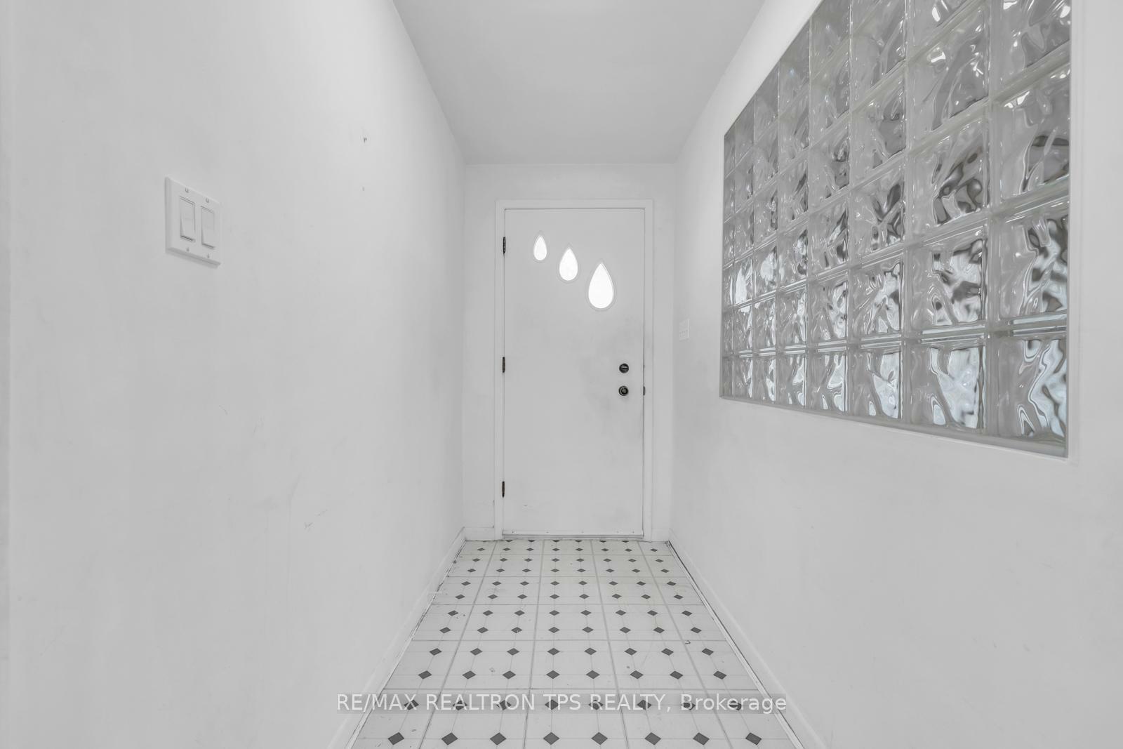 Property Photo: 54 Portico Drive ON M1G 3R6
