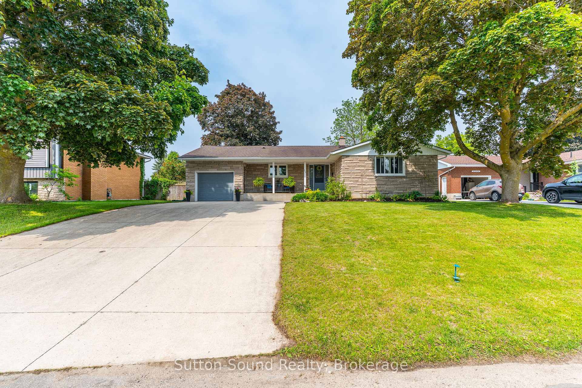 232 4th Avenue  Hanover ON N4N 2B5 photo