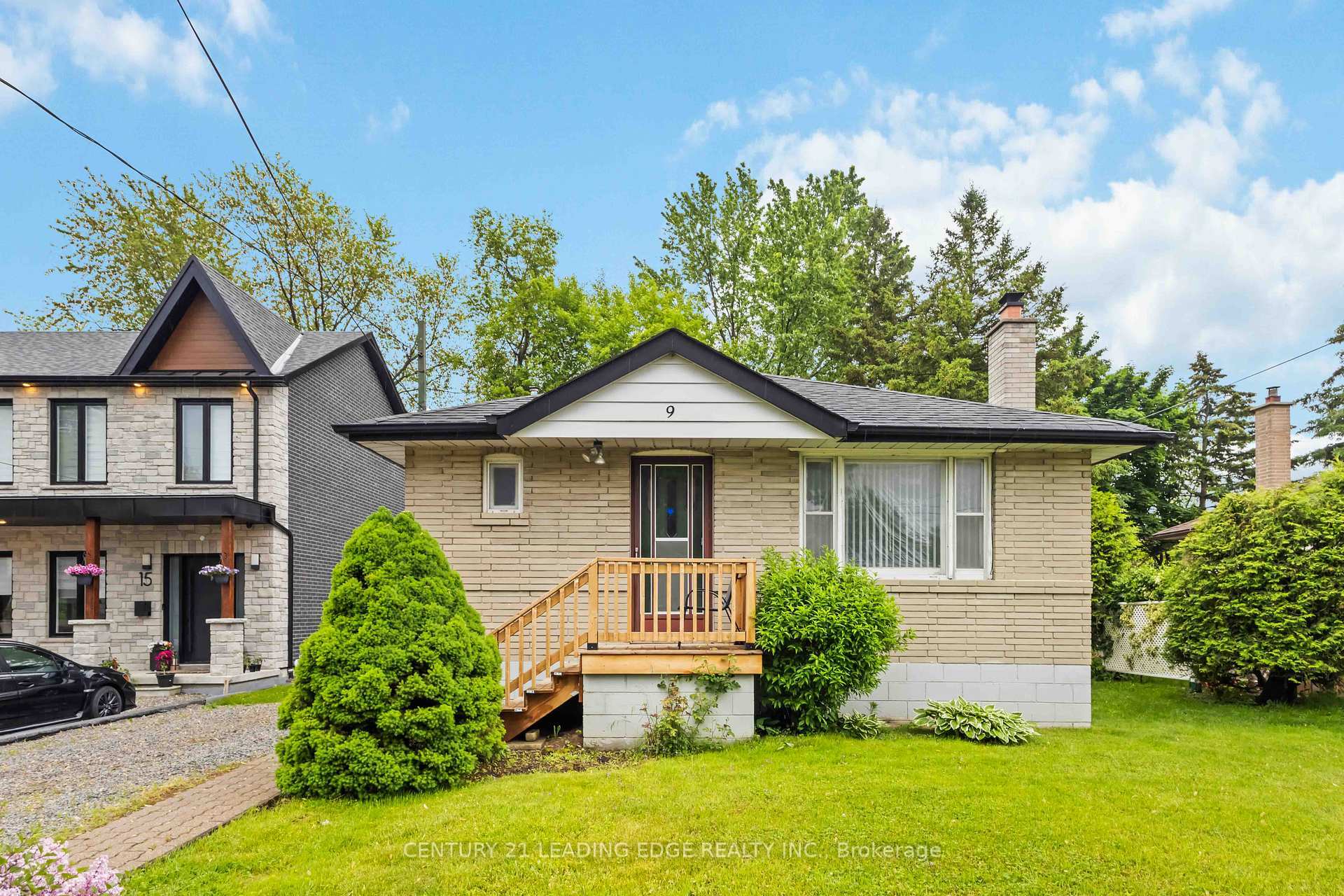 Property Photo: 9 Euclid Avenue ON M1C 1J7