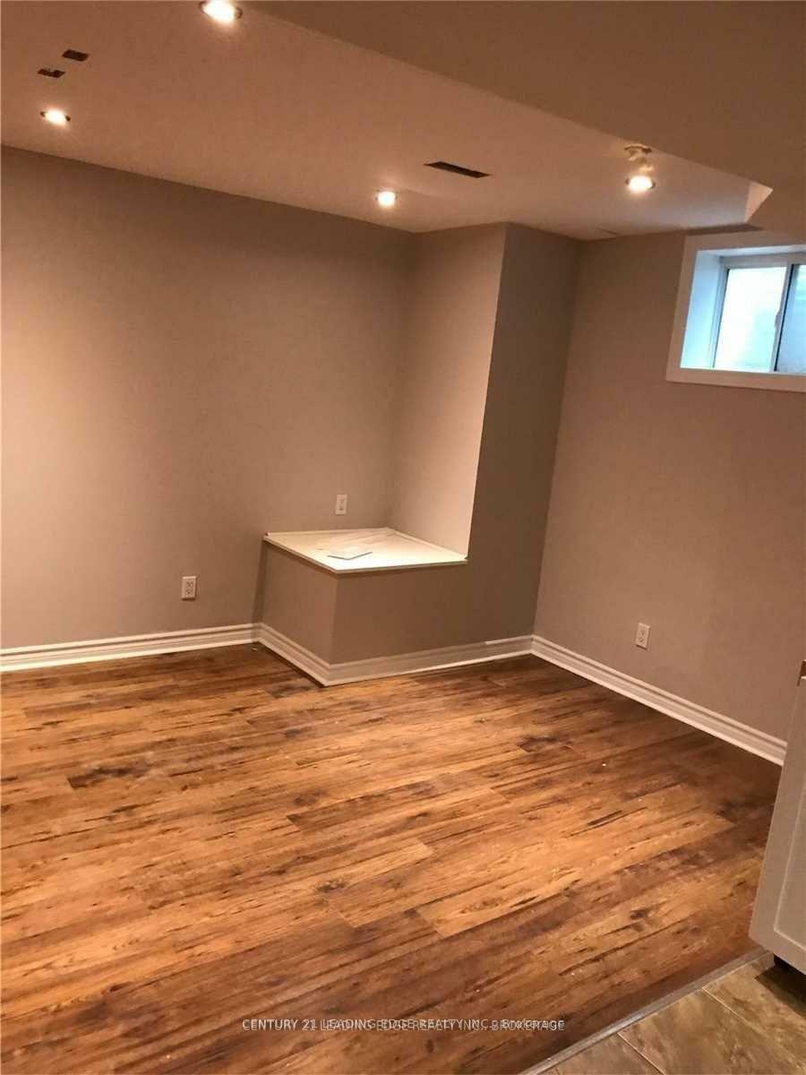 Property Photo: 967 McTrach Crescent Bsmt ON L9T 7B9