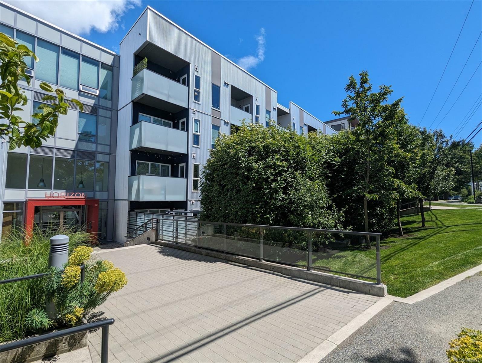 Property Photo: 767 Tyee Rd 414 BC V9A 0G5