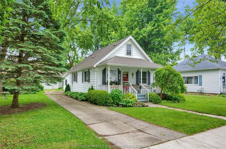 Property Photo: 307 Earl Street ON N8A 1C9