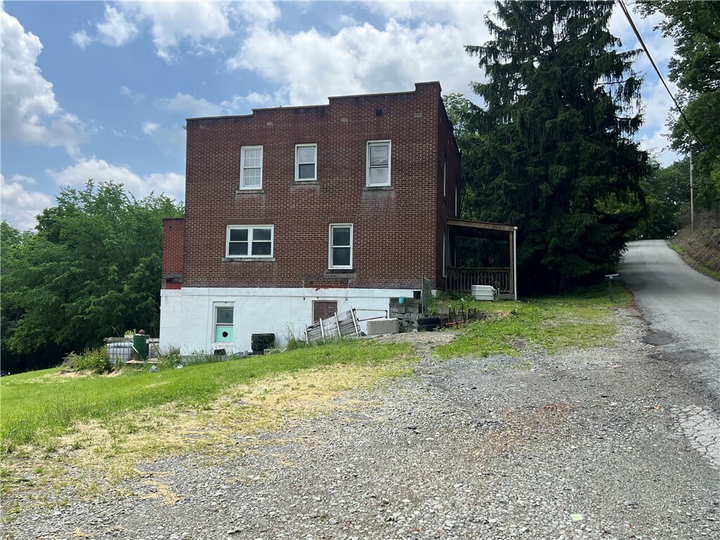 Property Photo: 140 Smartnick Road PA 15601