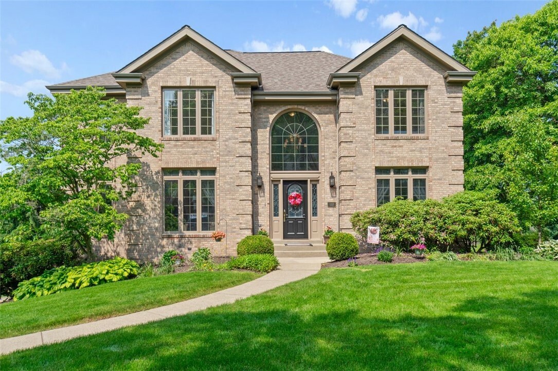 Property Photo: 112 Beaver Creek Ct PA 15143