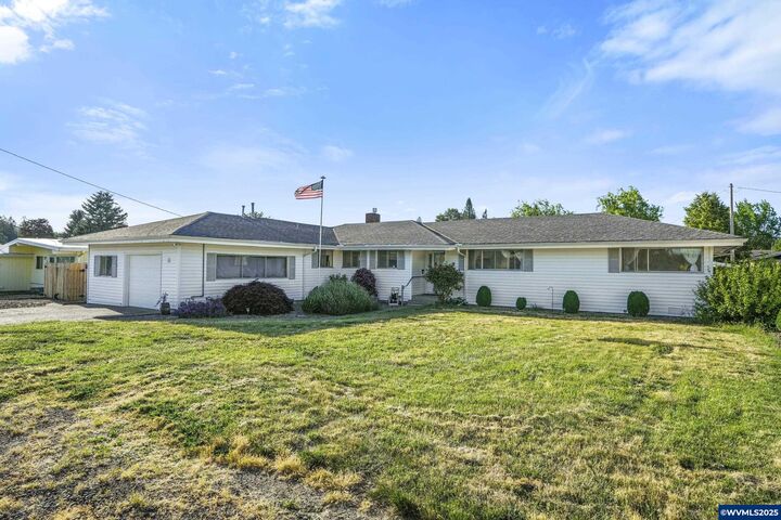 Property Photo:  1023 37th Av SW  OR 97321 