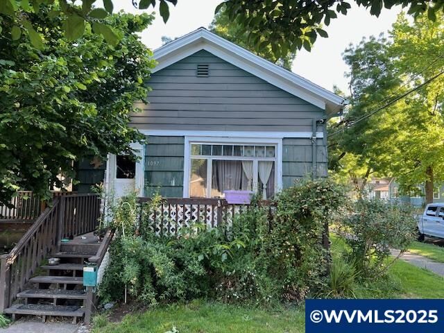 Property Photo:  1091 Jefferson St NE  OR 97301 