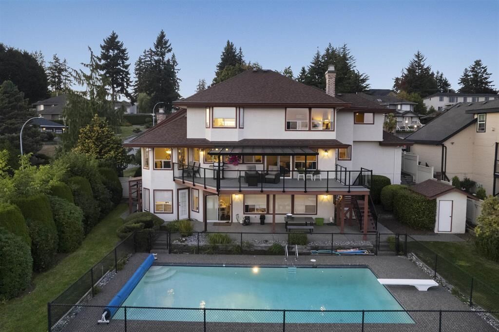 Property Photo:  16512 77A Avenue  BC V4N 0L4