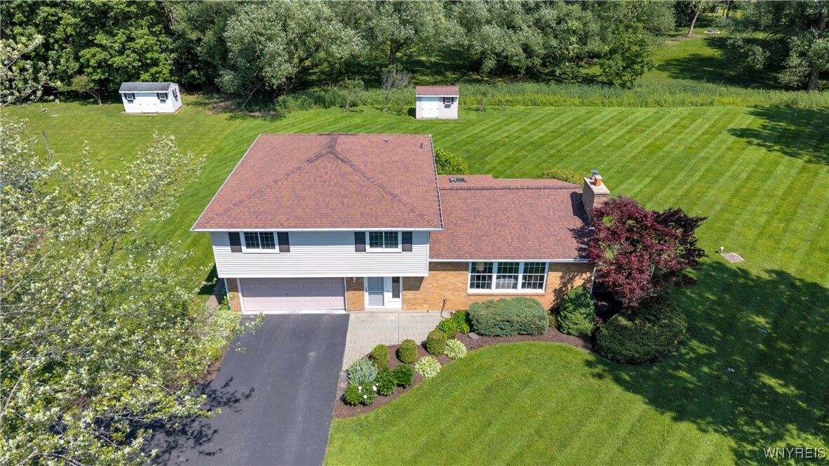 Property Photo:  8961 The Fairways  NY 14031 