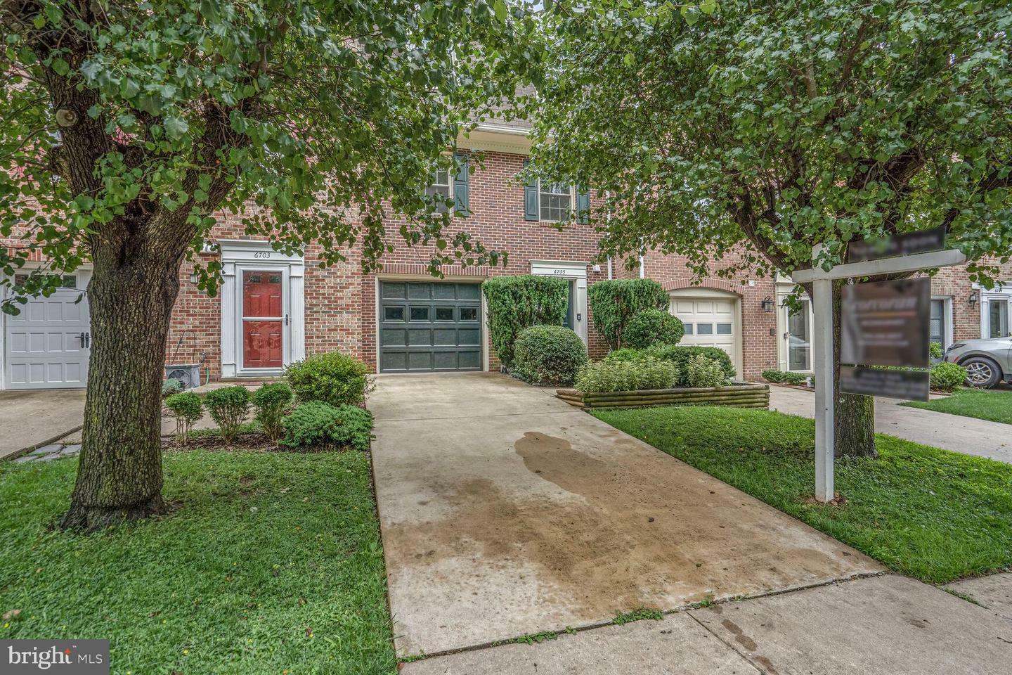 Property Photo: 6705 Sunset Woods Court VA 22015