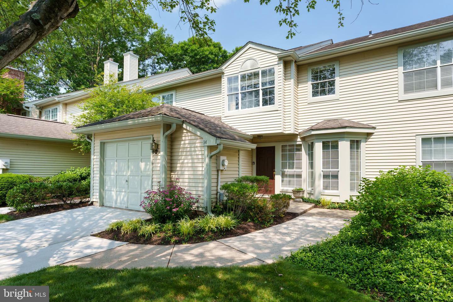 14 Kensington Court  Princeton NJ 08540 photo