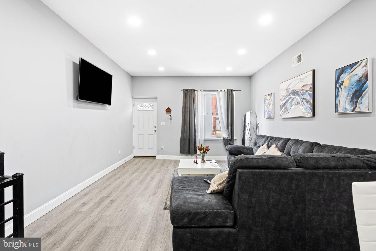 Property Photo: 2944 W Susquehanna Avenue PA 19121